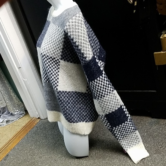 Abercrombie Sweater - Picture 4 of 8